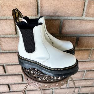 Dr. Martens 2976 Platform Chelsea Boots